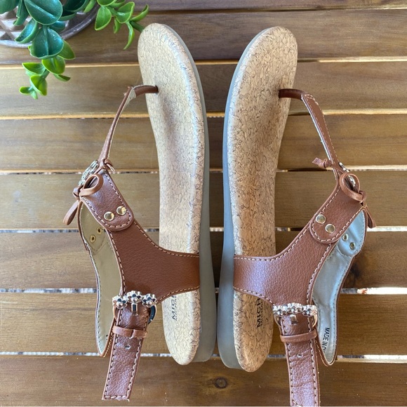 MICHAEL KORS GIRL THONG SANDALS - Picture 6 of 11